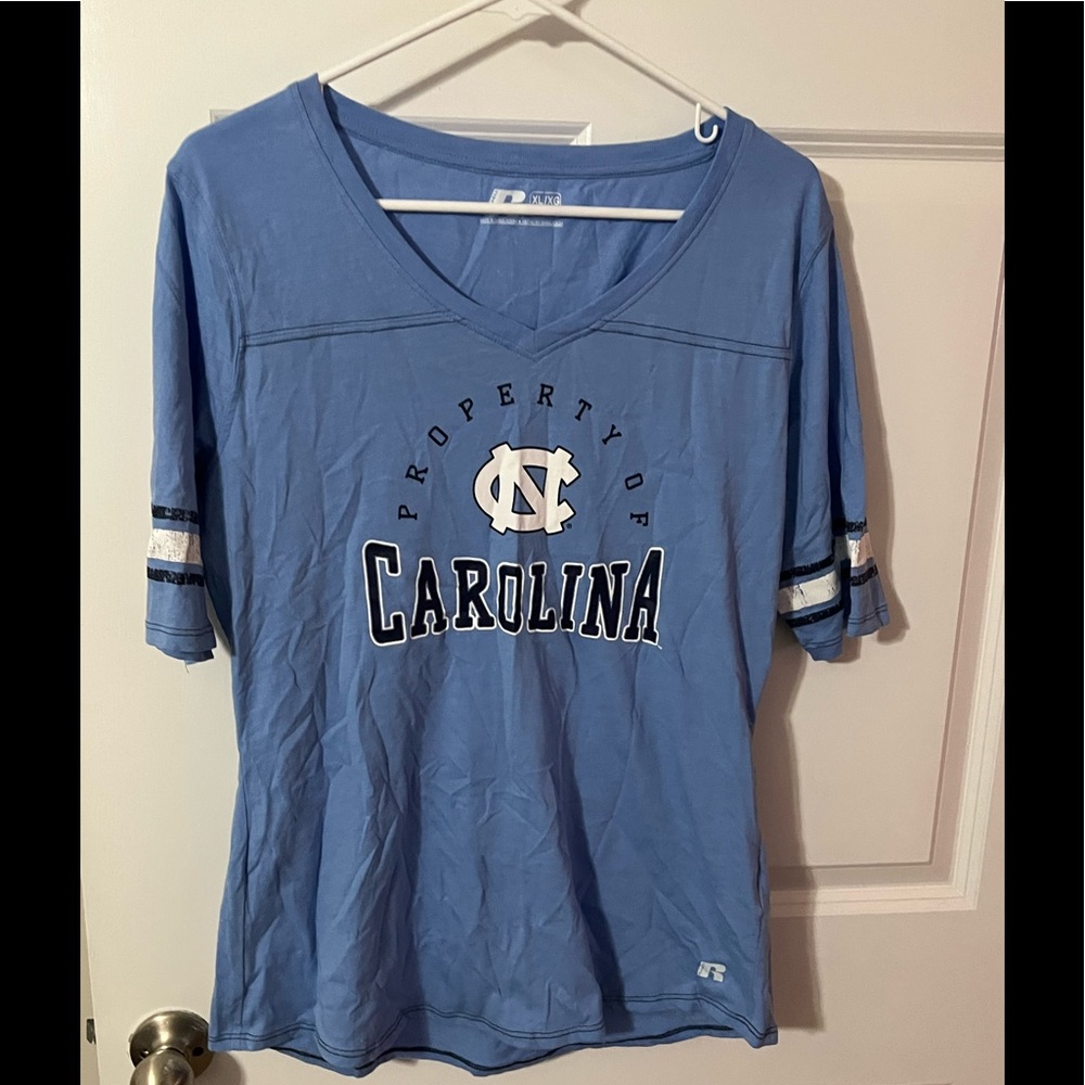UNC shirt.